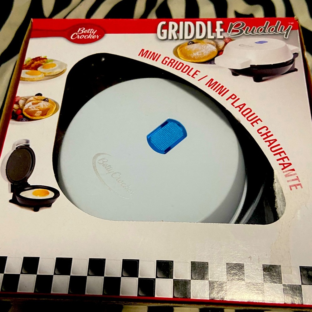 Better Crocker Griddle maker